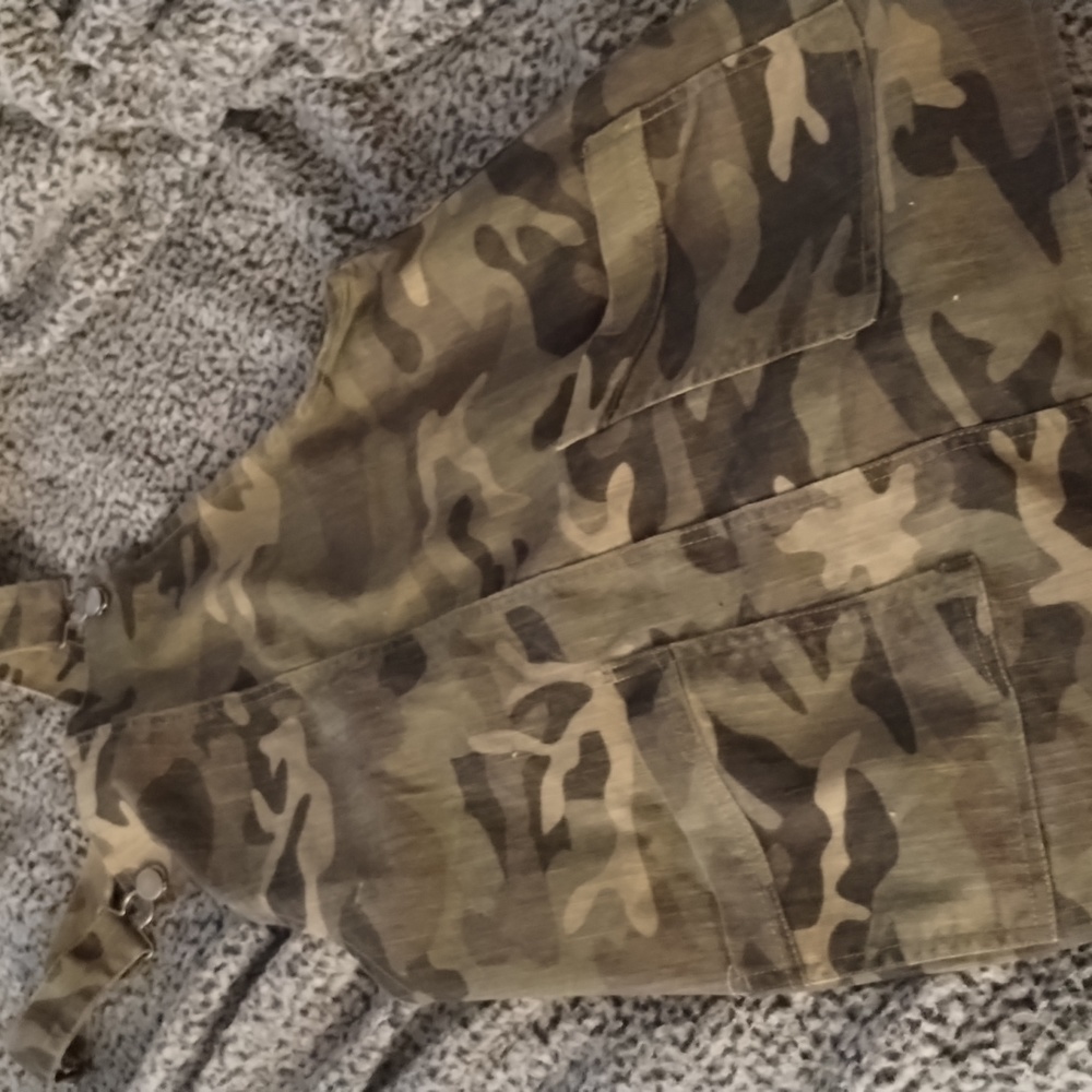 Camouflage denim overall skirt